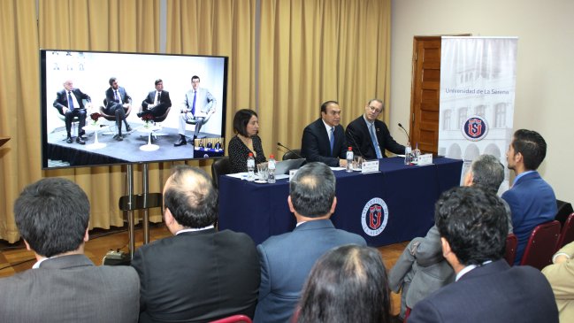 Estrenan tramo de fibra óptica de alta velocidad Santiago-La Serena para investigación y educación