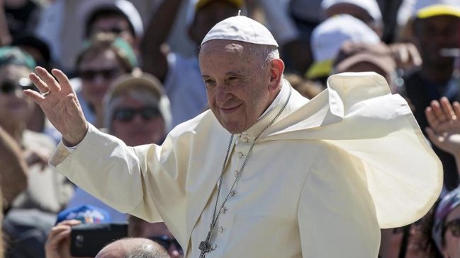 El papa invitó a tres mil personas necesitadas a tomar helado para celebrar su santo