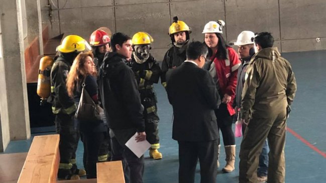 Magallanes: Fugas de gas obligaron a evacuar recinto de salud y establecimiento educacional