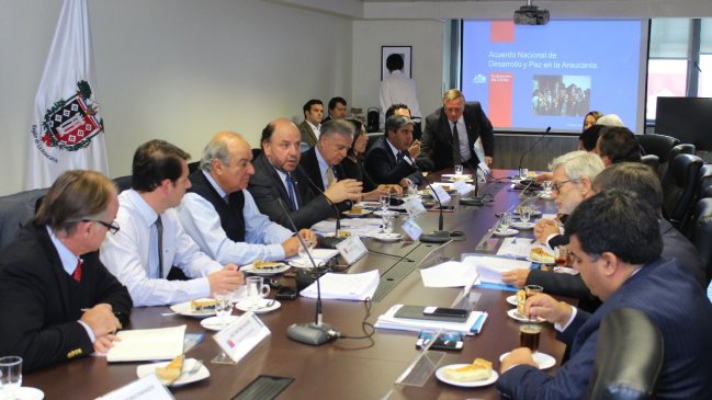 Con fuerte contingente policial, ministros se despliegan en La Araucanía