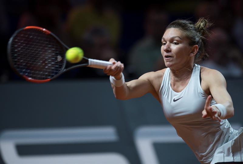 Simona Halep avanzó a cuartos de final en Stuttgart tras vencer a Magdalena Rybarikova