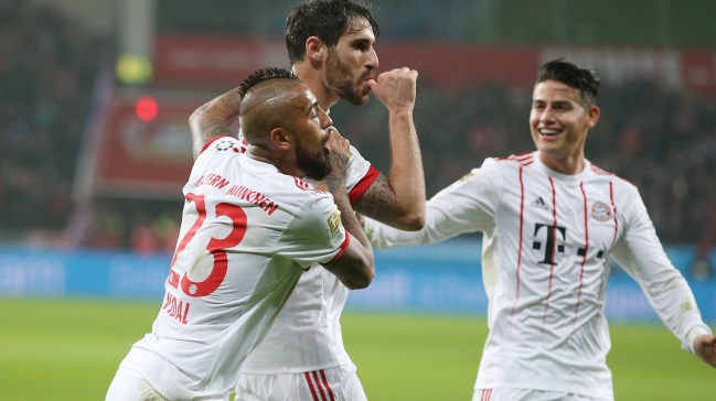 El saludo de Arturo Vidal al lesionado Jerome Boateng