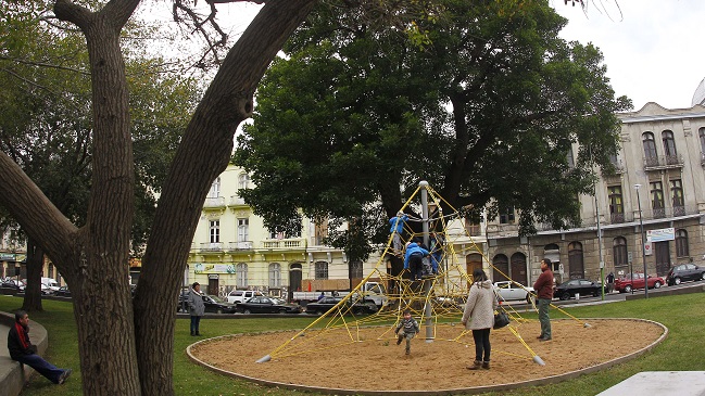 Dos hombres de 87 y 93 años fueron sorprendidos teniendo sexo oral en un parque