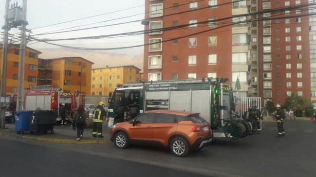 Emanación de gas obligó a evacuar edificio residencial en Iquique