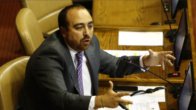 Fuad Chahín oficializó su candidatura a la presidencia de la DC