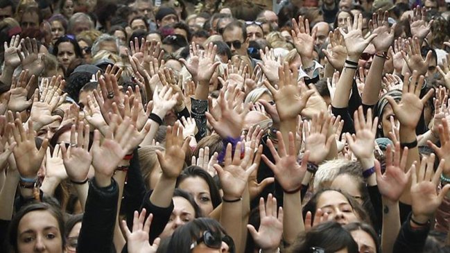 España se moviliza por tercer día contra condena por abuso, y no por violación, de 