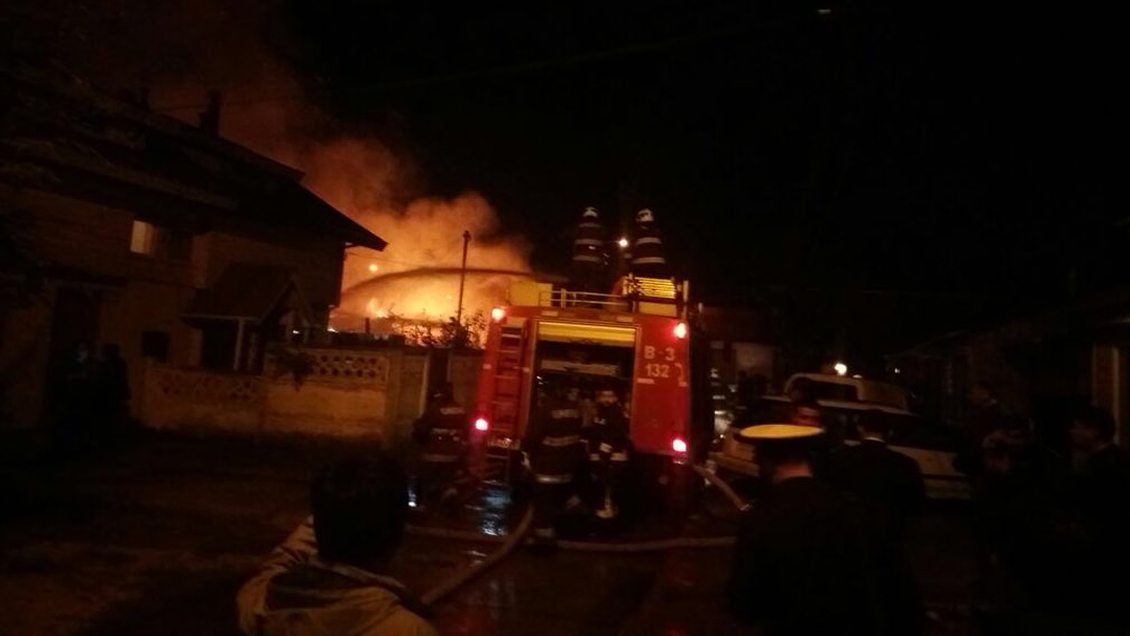 Incendio consumió por completo dos casas en Valdivia
