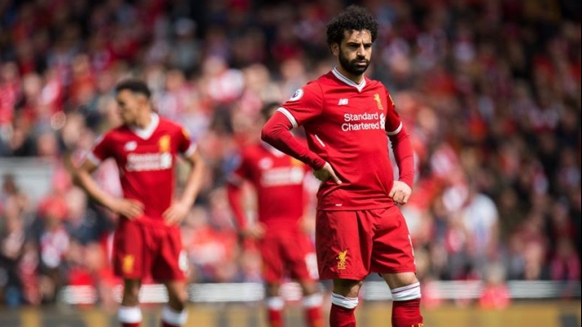 Federación inglesa decidió dejar sin sanción a Salah por golpear a jugador de Stoke City