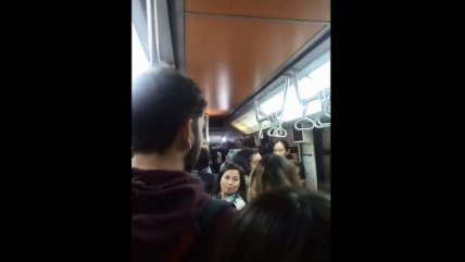   Mujer encaró al ministro del Trabajo en el Metro 