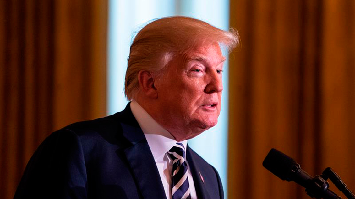 Donald Trump contrató a abogado que representó a Bill Clinton en su juicio político