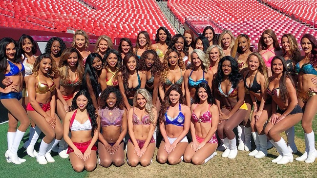 Ex porristas de la NFL detallaron viaje en que las obligaron a desnudarse y acompañar a hombres