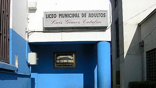 Un herido grave por riña frente a Liceo de Adultos