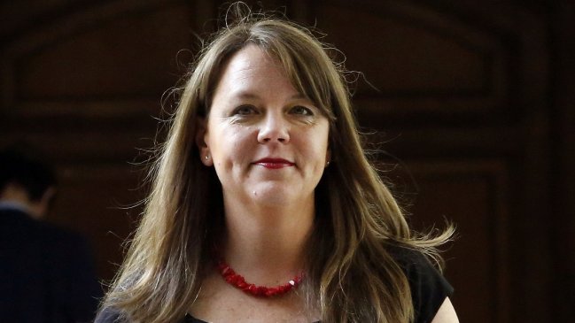 Oficialismo plantea flexibilizar la desmunicipalización de los colegios