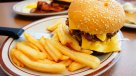 Beca Junaeb dirá adiós desde la próxima semana a las papas fritas, bebidas y hamburguesas
