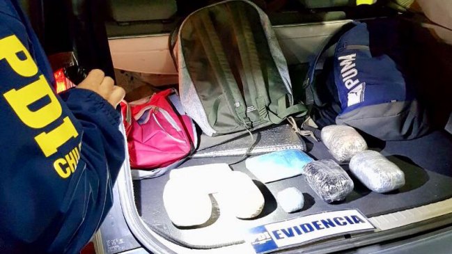 Los Ríos: Detienen a tres sujetos que llevaban drogas en maletero de vehículo