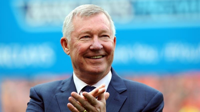 Amigos contaron que Alex Ferguson está despierto y puede hablar