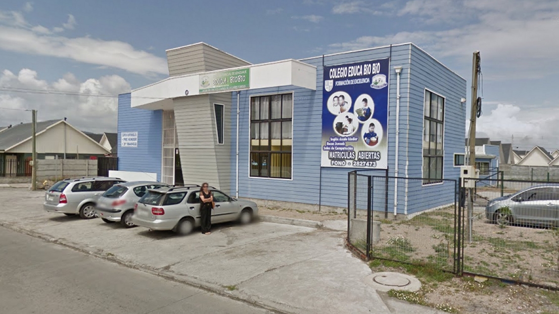 Padre amenazó con un arma a profesor por tocaciones a su hija, pero se equivocó de docente