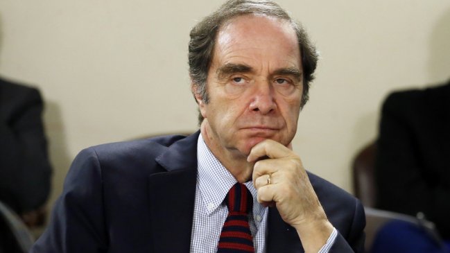 Ministro Larraín desdramatizó cita con Abbott por situación judicial de Moreira