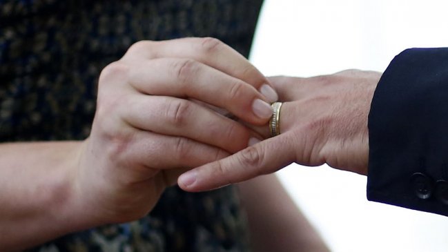 Mujer fue condenada a morir lapidada por haberse casado con 11 hombres