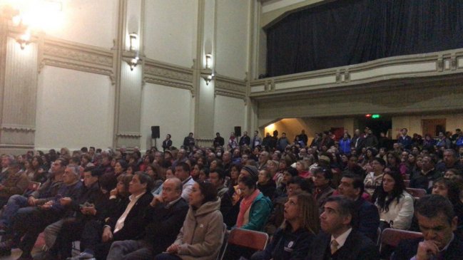 Alcalde de Santiago encabezó reunión de seguridad con vecinos del Barrio Yungay