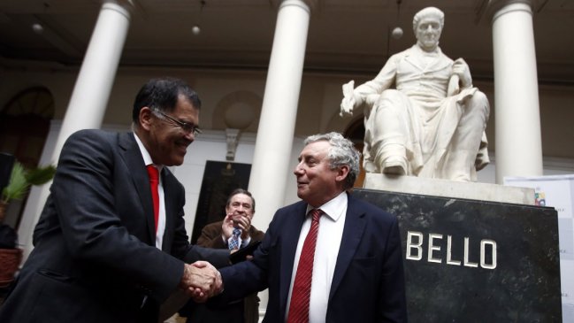 Ennio Vivaldi fue reelegido como rector de la Universidad de Chile