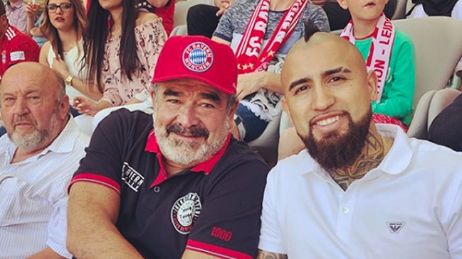 Andrónico Luksic celebró con Arturo Vidal el título de Bayern Munich