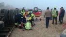 Bomberos rescató a conductor de camión volcado cerca de Quillagua