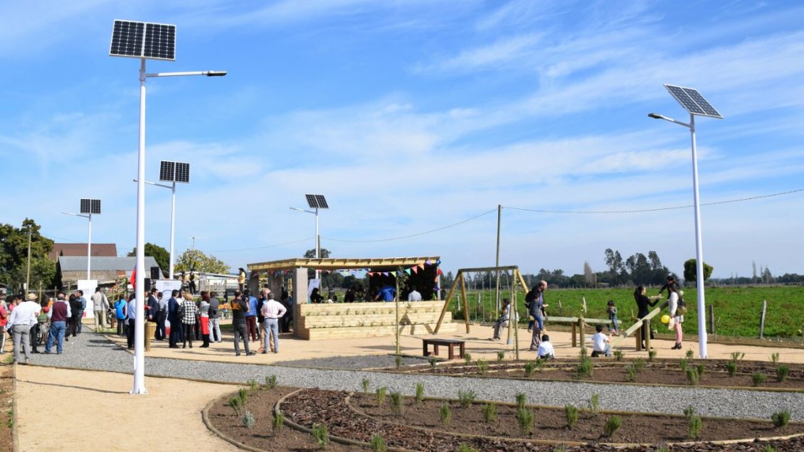 Inauguran la primera plaza sustentable del Maule en Putú