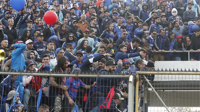 Diputado Matías Walker pidió a la U investigar a hincha que se burló de Raimundo Tupper