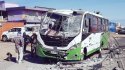 Iquique: Bus chocó con postes, dejó cuatro lesionados y generó corte de energía