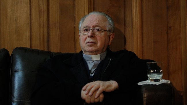 Fernando Karadima fue trasladado de urgencia a Clínica UC San Carlos