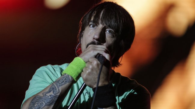 Grupo feminista pide sacar a los Chili Peppers y Eminem de Spotify