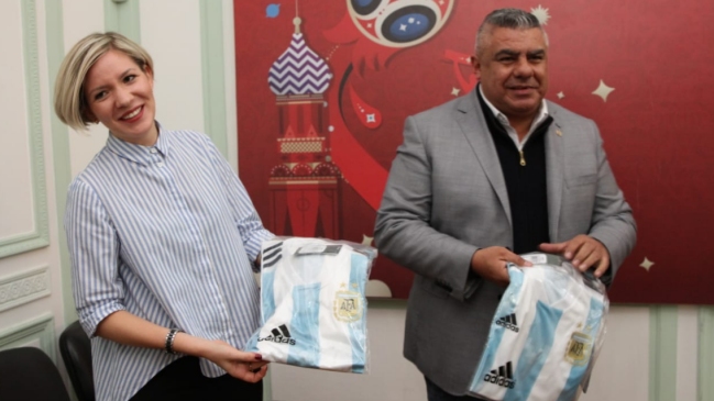 La AFA ofreció disculpas por manual para 