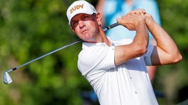 Esposa de golfista agredió a su marido por malos resultados y fue detenida