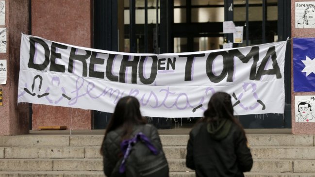 Rector de la U. de Chile mantuvo suspensión de tres meses para Carlos Carmona