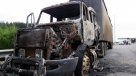 Arauco: Dos camiones fueron quemados por encapuchados