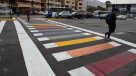 Antofagasta: Paso de cebra amaneció con los colores de la bandera de la diversidad sexual previo al Día Contra la Homofobia