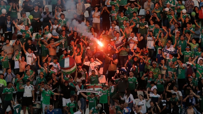 Conmebol sancionó a Audax Italiano por uso de bengalas en duelo ante Botafogo