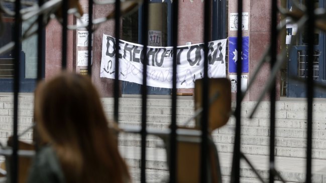 Denunciante de Carlos Carmona: 