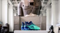 El Museo Británico exhibe zapatos del egipcio Mohamed Salah