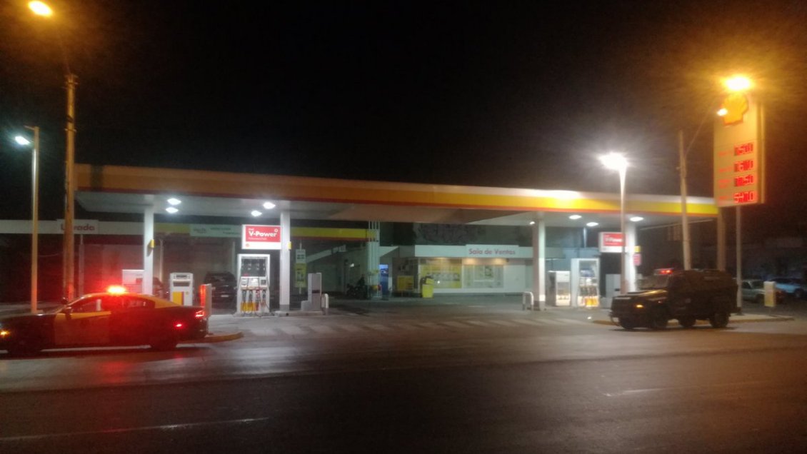 Encapuchados atacaron vehículo particular y un bus del Transantiago