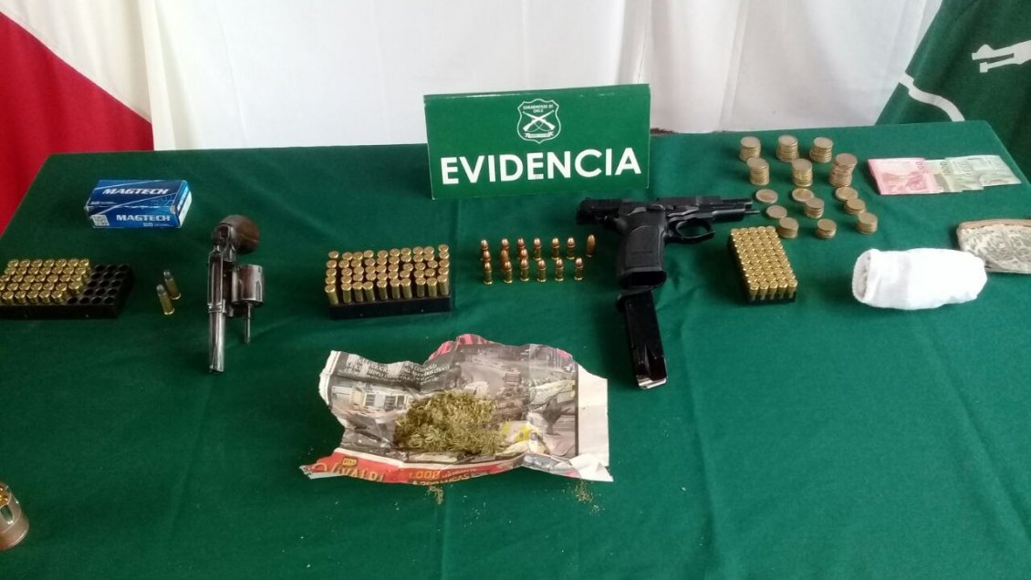 San Javier: Cuatro detenidos por porte ilegal de armas y drogas