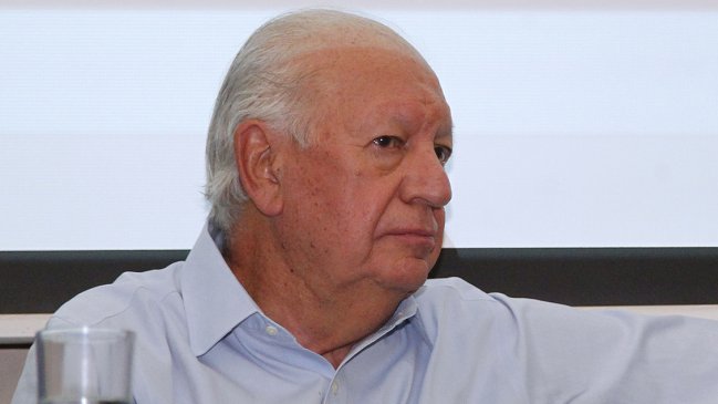 Lagos y 53 parlamentarios de centroizquierda desacreditan elecciones en Venezuela