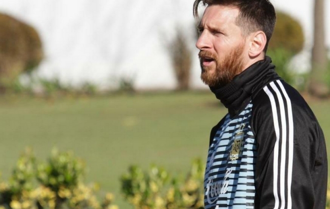 Lionel Messi llegó a Argentina para sumarse a la selección