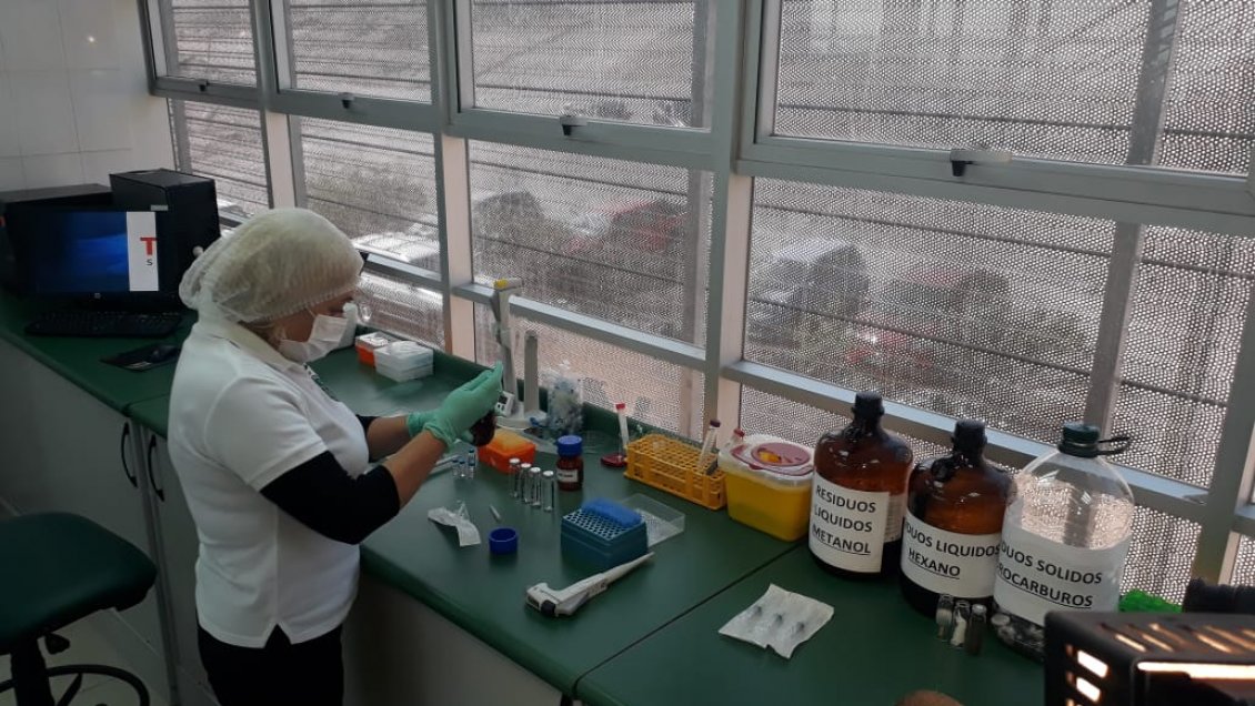 Investigan causas del incendio que provocó la muerte de un bebé en campamento gitano