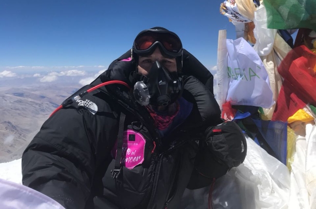 Montañista chilena que escaló el Everest: Las mujeres somos fuertes y poderosas
