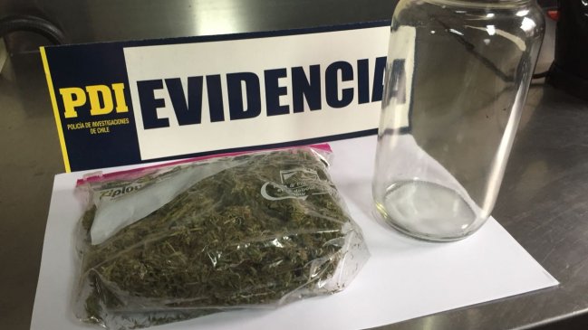Los Ríos: Estudiante universitario fue detenido portando marihuana