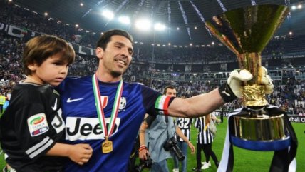   La carrera del eterno Gianluigi Buffon en imágenes 