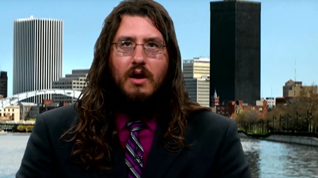 Hombre de 30 años al que sus padres quieren sacar de la casa explicó por qué no tiene trabajo