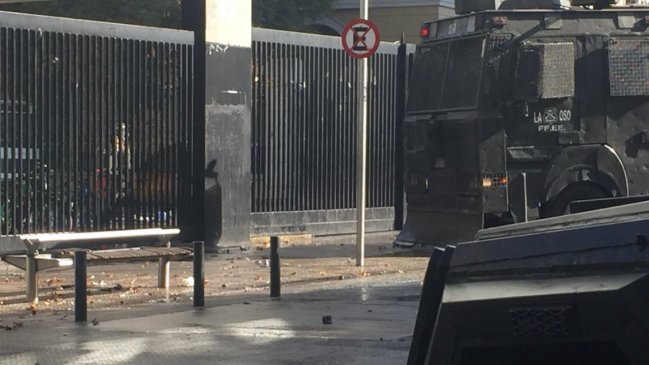 Al menos 10 estudiantes detenidos por protesta en Instituto Nacional